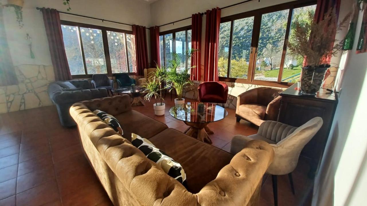 Hotel Rural & Restaurante Las Camaretas Cortes de la Frontera Dış mekan fotoğraf