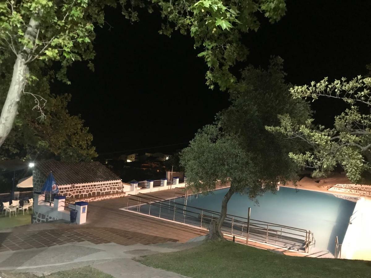 Hotel Rural & Restaurante Las Camaretas Cortes de la Frontera Dış mekan fotoğraf